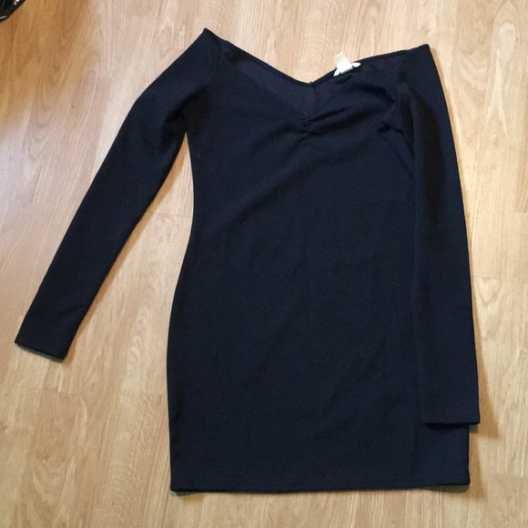 Black dress - Picture 1 of 4